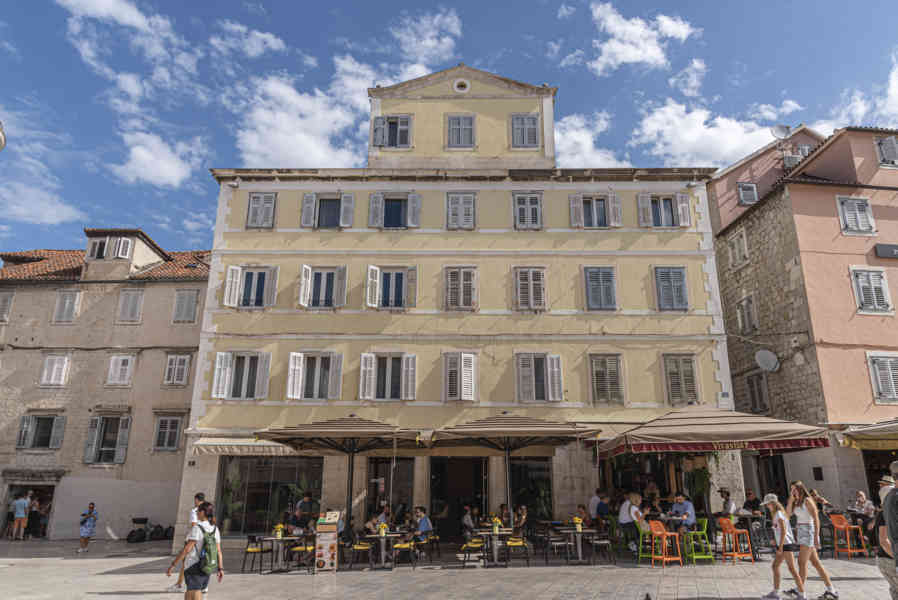 Croacia - Split 48 - palacio de Diocleciano - plaza Narodni - palacio Pavlovic